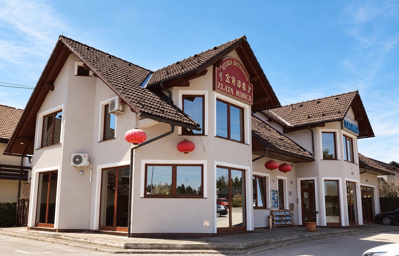 The outside of the Zlata ribica restaurant in Reteče